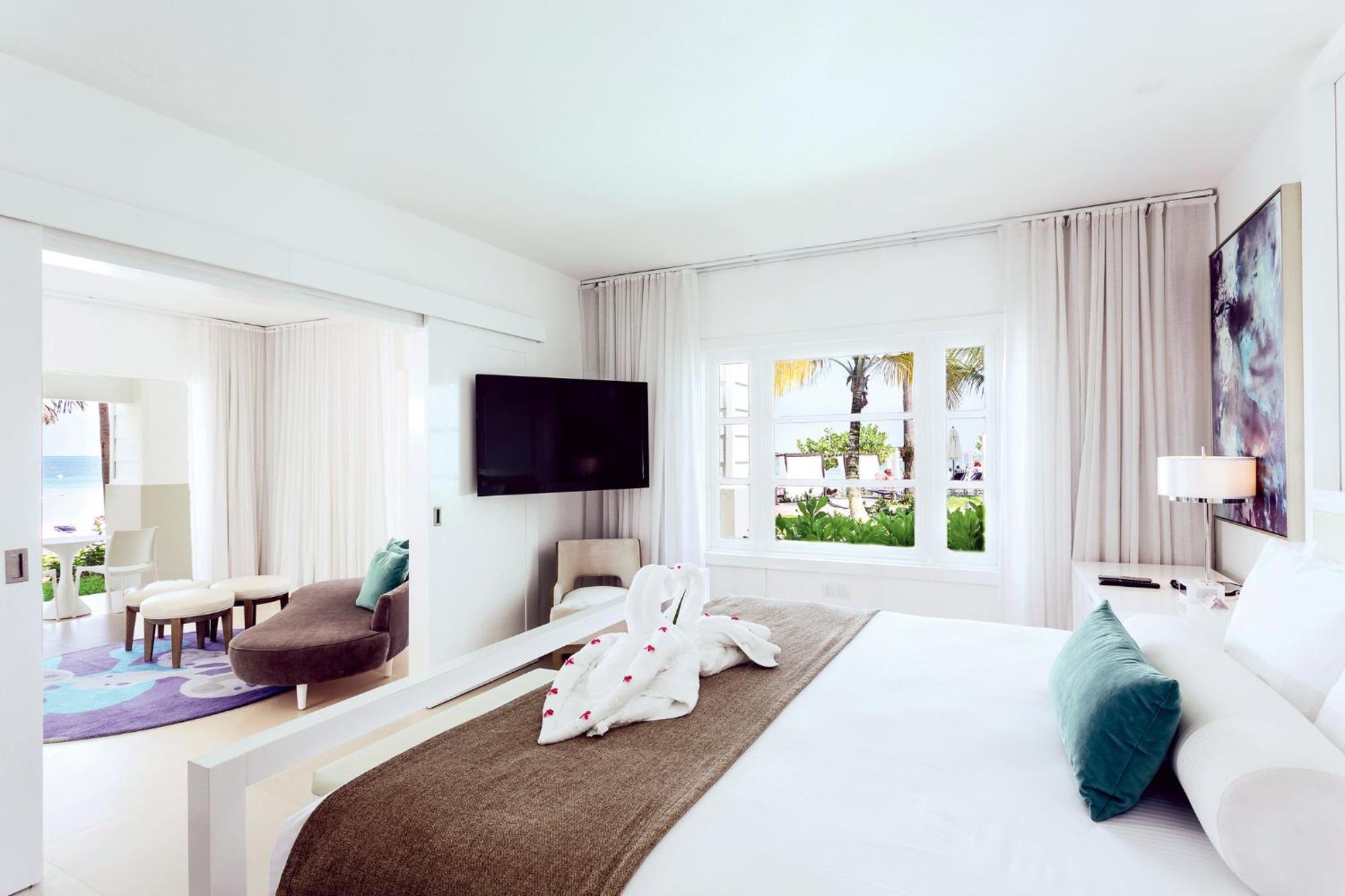 Beachfront Honeymoon Suite,1742805207:JPEG